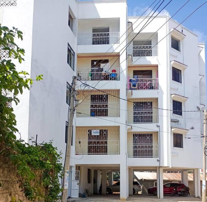 מומבסה Lovely 1 Bedroom In Bamburi With Reliable Wifi מראה חיצוני תמונה